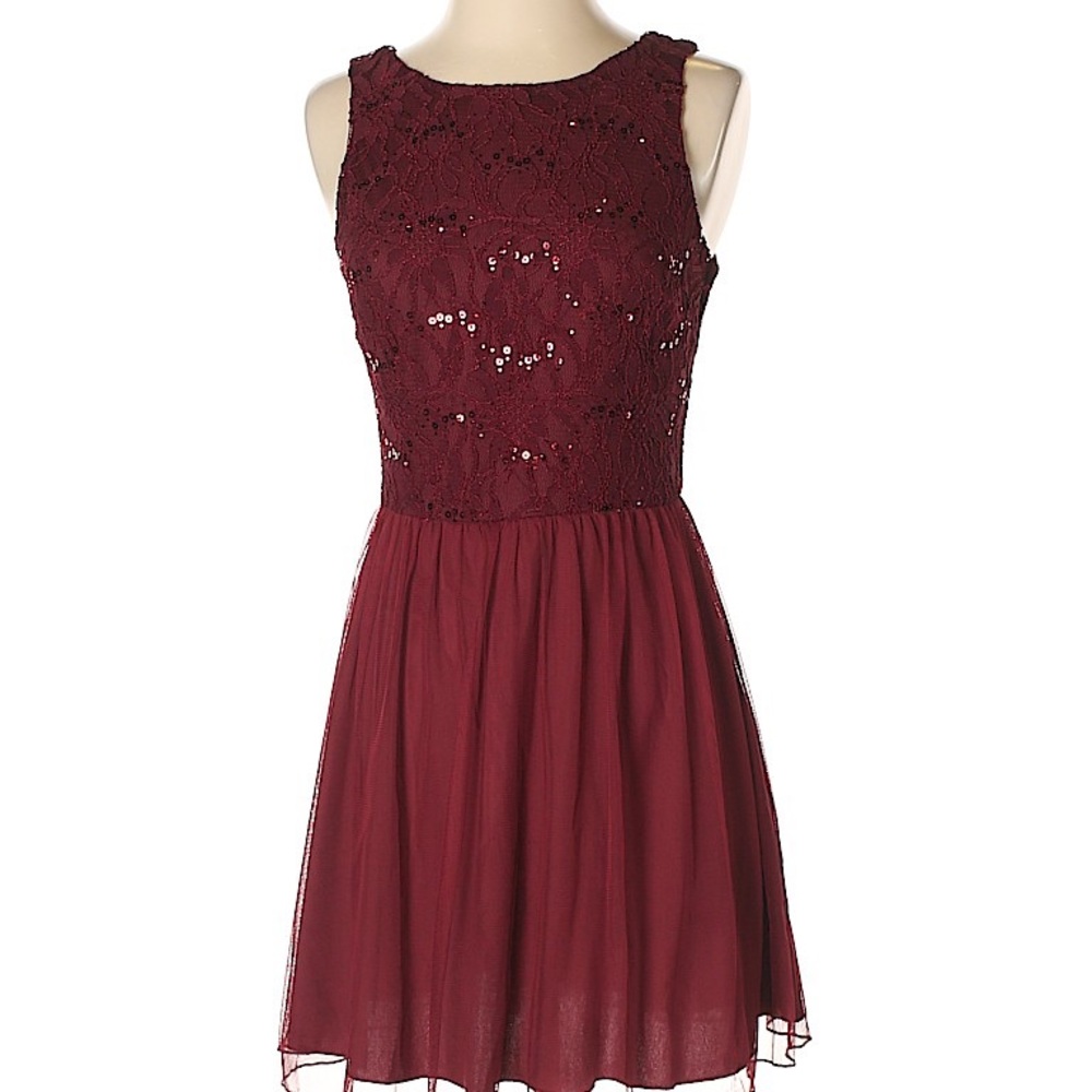 Short, Maroon Event Dress